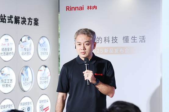 男人的照片上写着字

AI 生成的内容可能不正确。